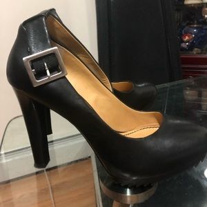 Black 6.5 Nine West Heels with Buckle